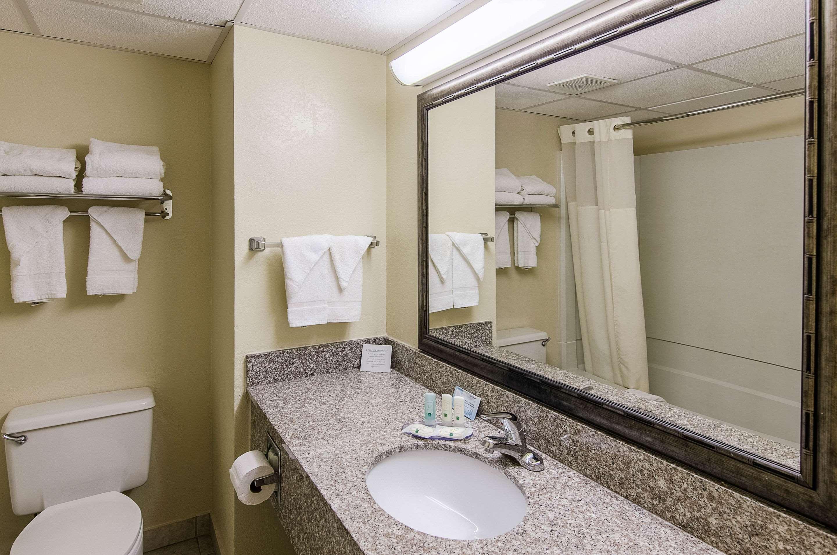 Quality Inn & Suites Lexington Near I-64 And I-81 Timber Ridge Екстериор снимка