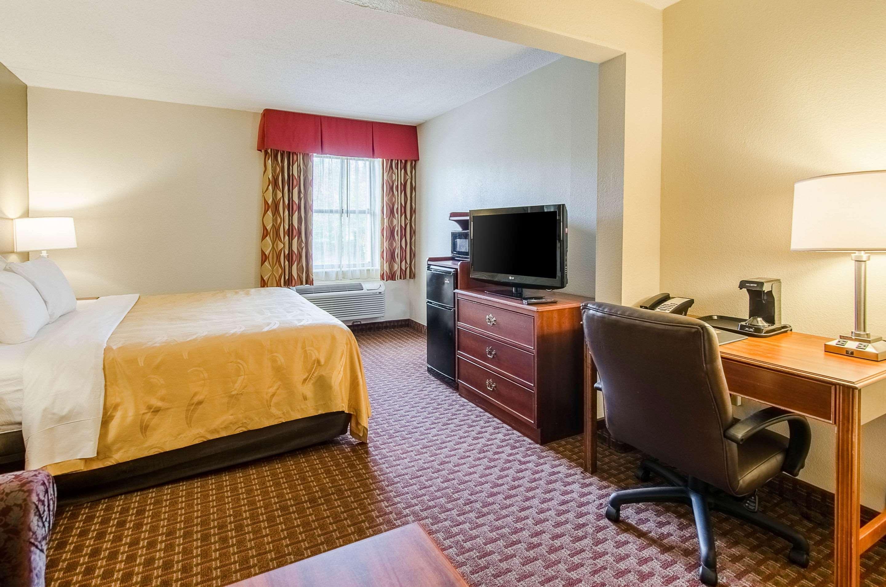 Quality Inn & Suites Lexington Near I-64 And I-81 Timber Ridge Екстериор снимка