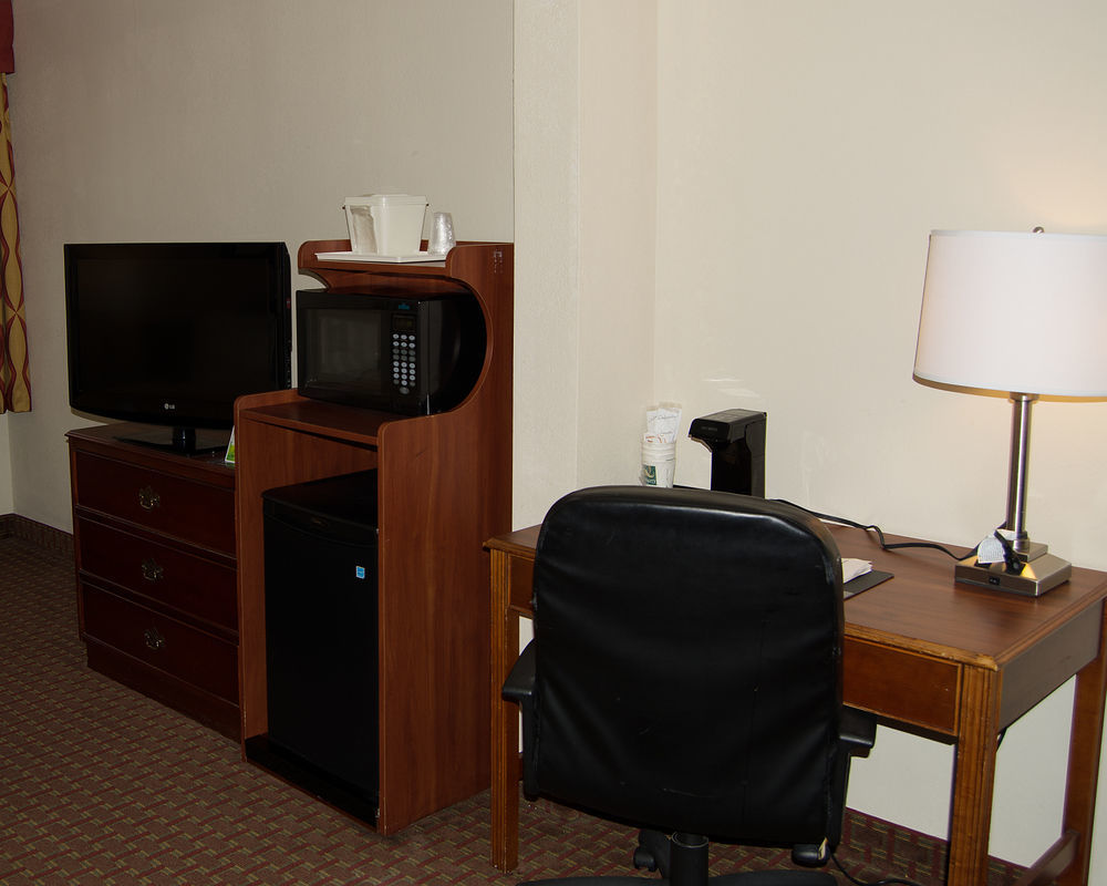 Quality Inn & Suites Lexington Near I-64 And I-81 Timber Ridge Екстериор снимка