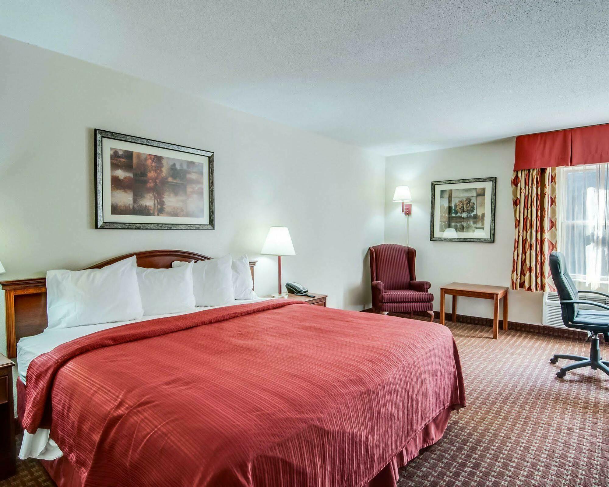 Quality Inn & Suites Lexington Near I-64 And I-81 Timber Ridge Екстериор снимка