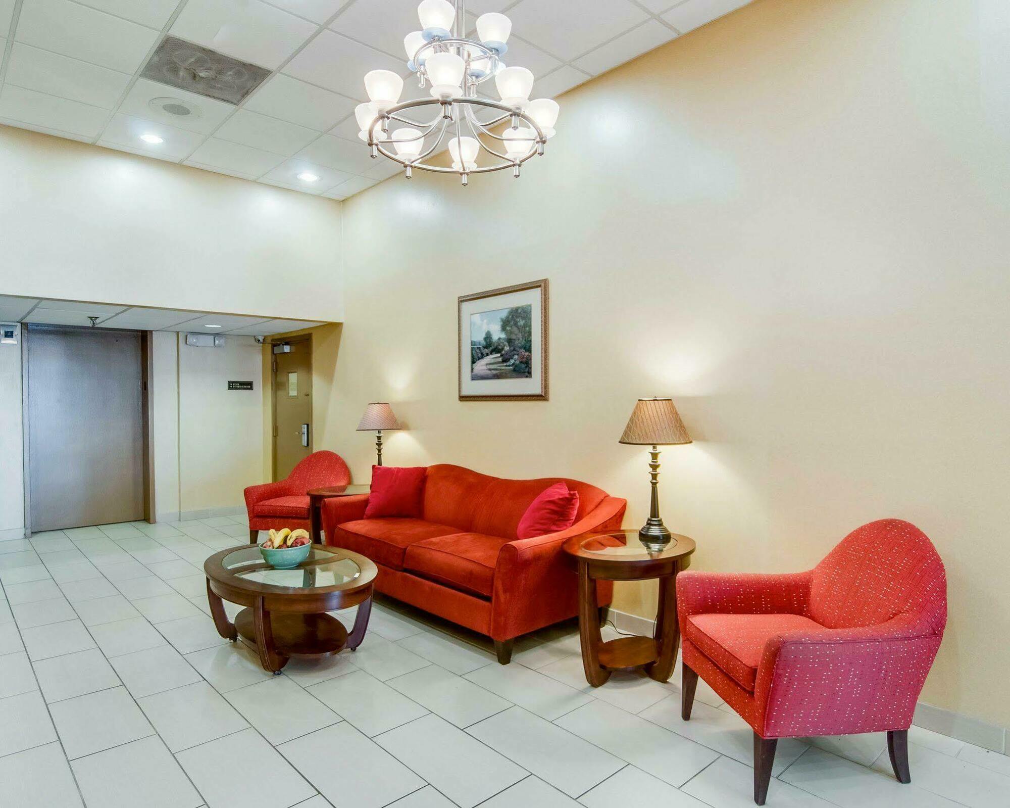 Quality Inn & Suites Lexington Near I-64 And I-81 Timber Ridge Екстериор снимка