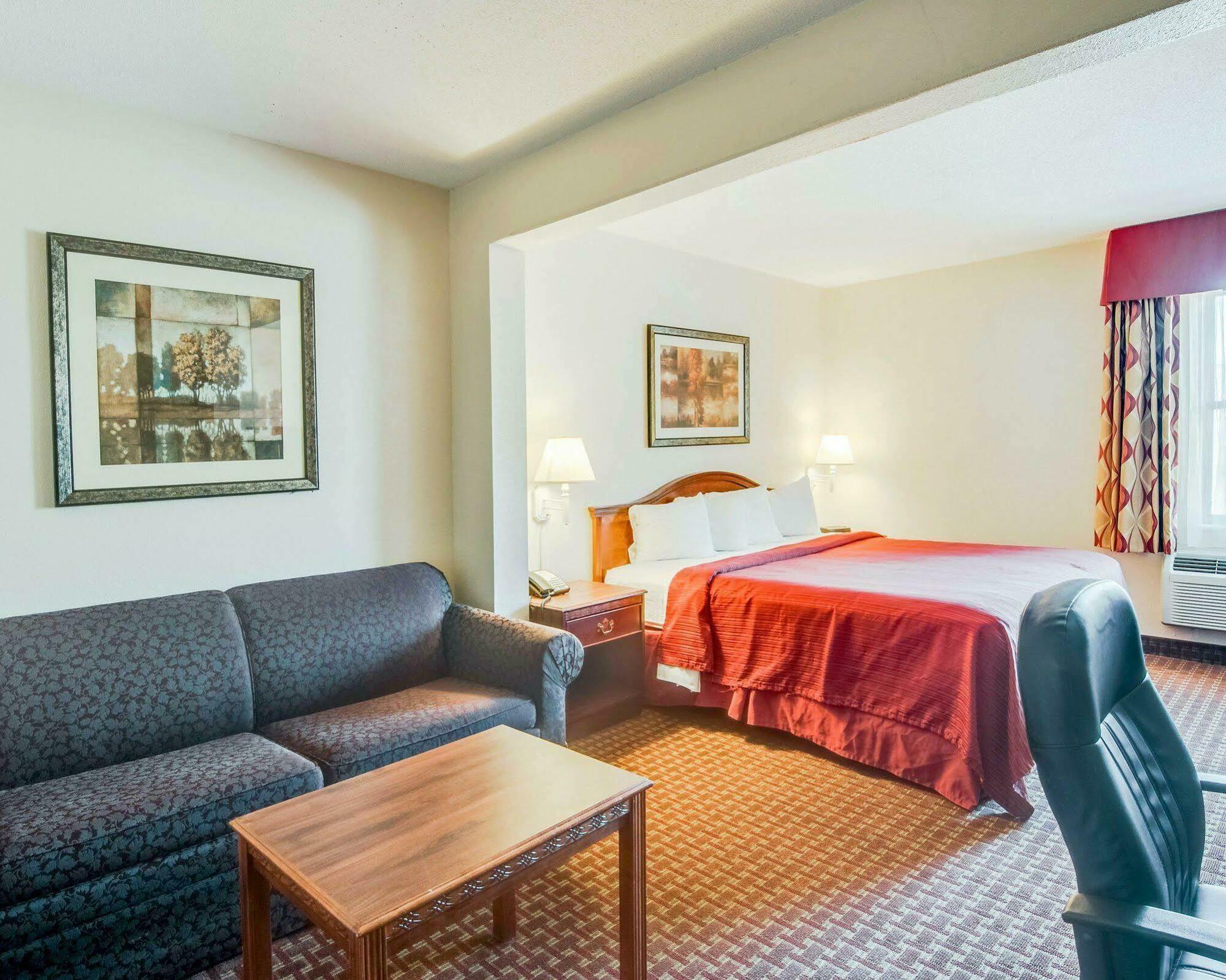Quality Inn & Suites Lexington Near I-64 And I-81 Timber Ridge Екстериор снимка