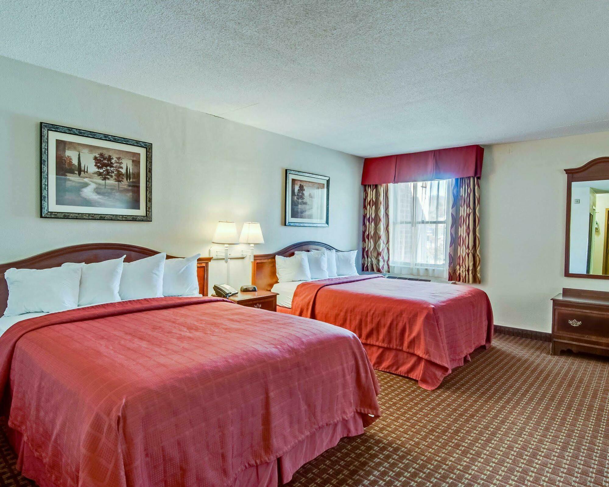 Quality Inn & Suites Lexington Near I-64 And I-81 Timber Ridge Екстериор снимка