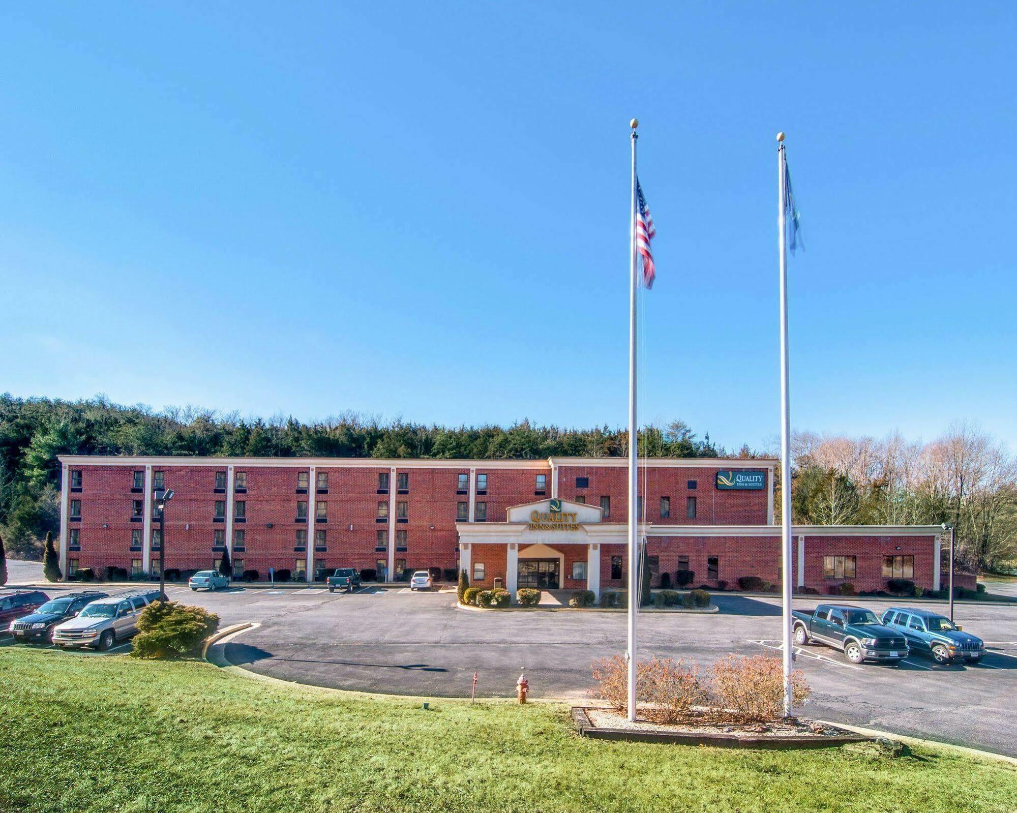 Quality Inn & Suites Lexington Near I-64 And I-81 Timber Ridge Екстериор снимка