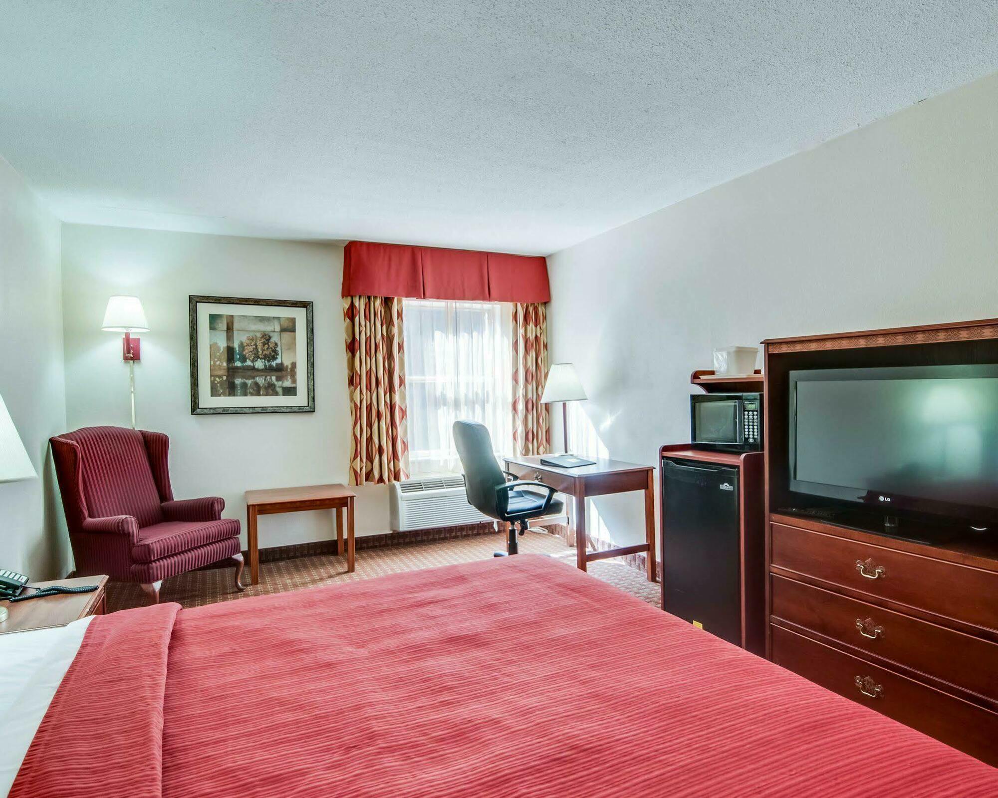 Quality Inn & Suites Lexington Near I-64 And I-81 Timber Ridge Екстериор снимка