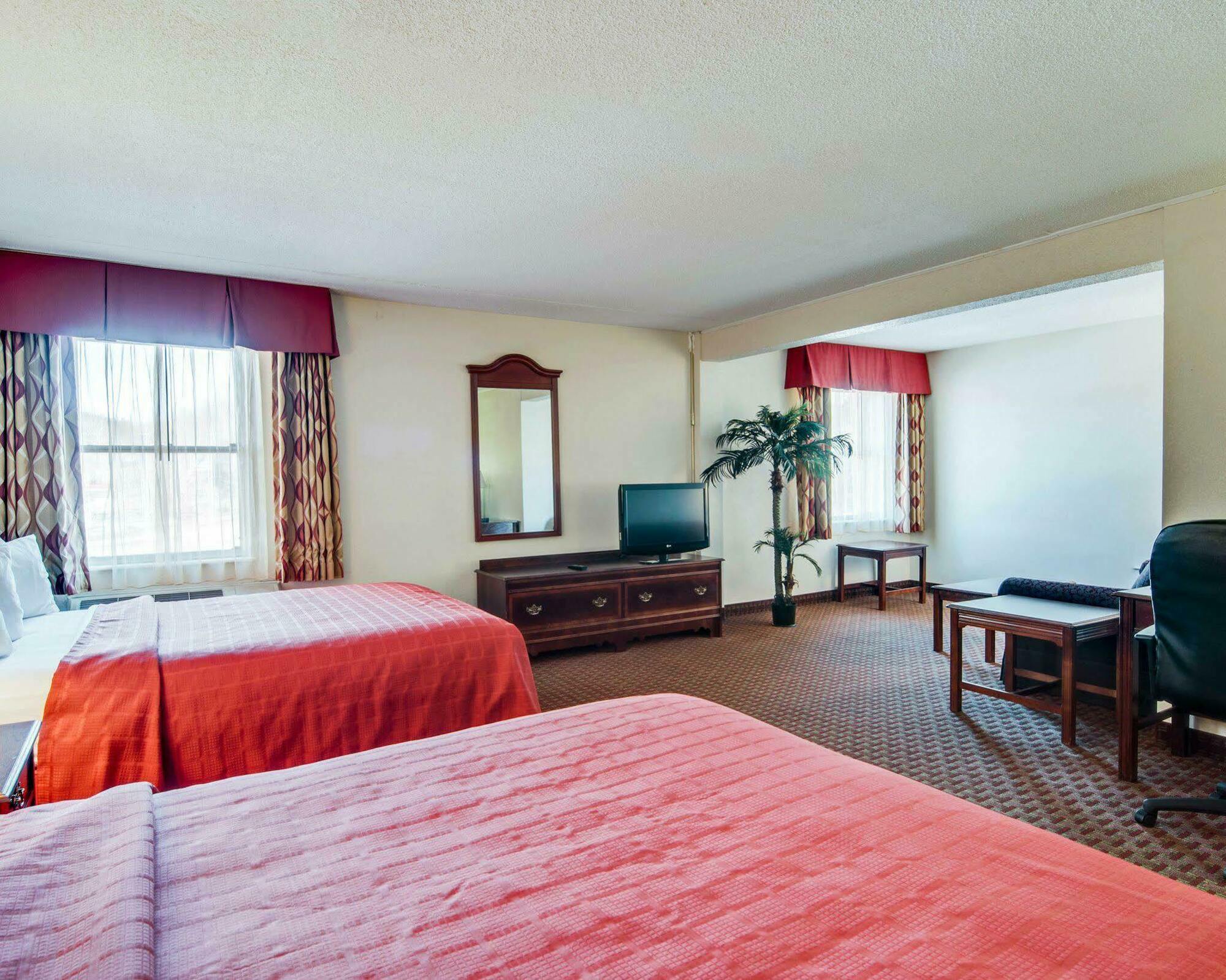 Quality Inn & Suites Lexington Near I-64 And I-81 Timber Ridge Екстериор снимка